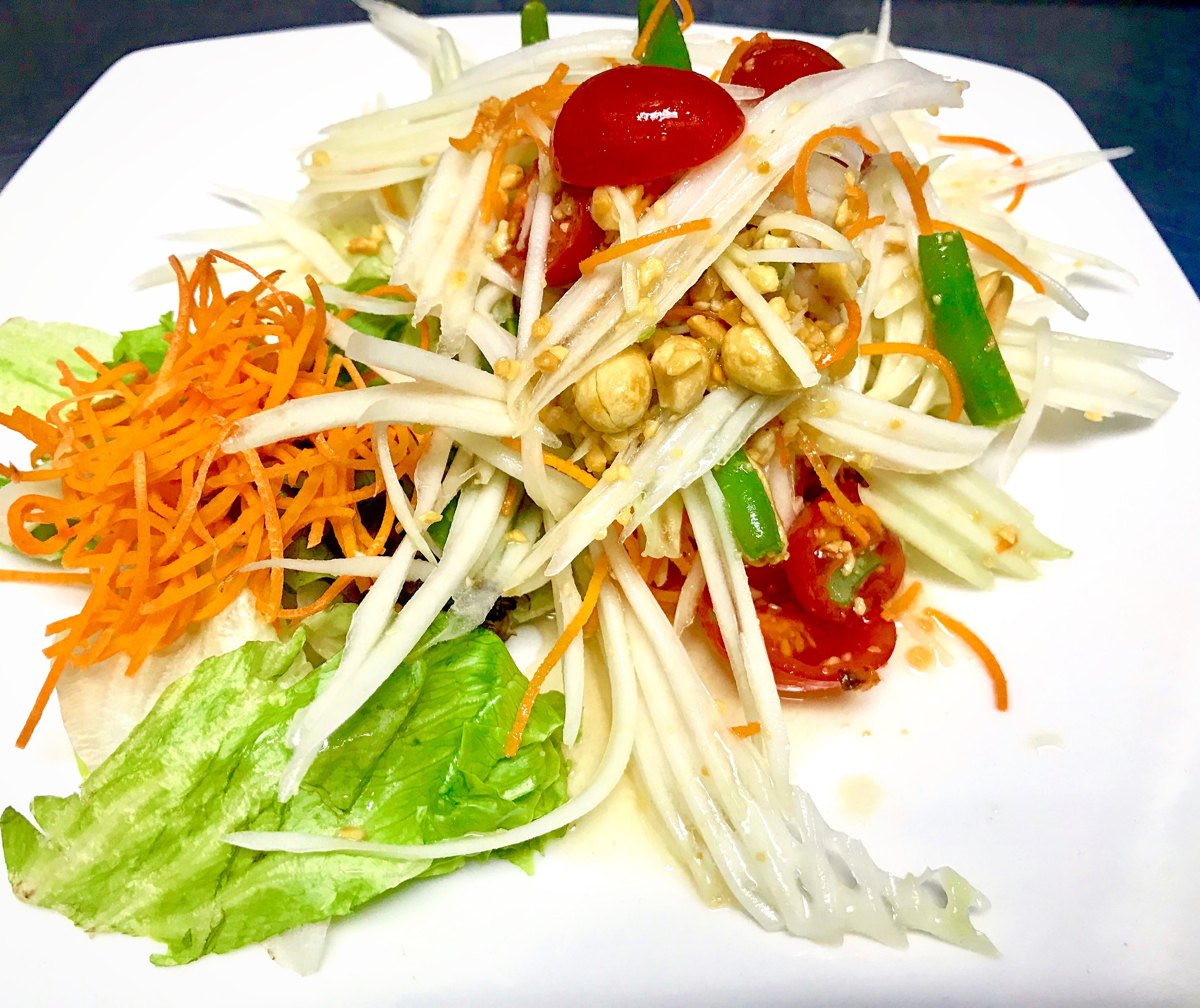 Order Green Papaya Salad food online from Vera Thai Restaurant store, Sunnyside on bringmethat.com
