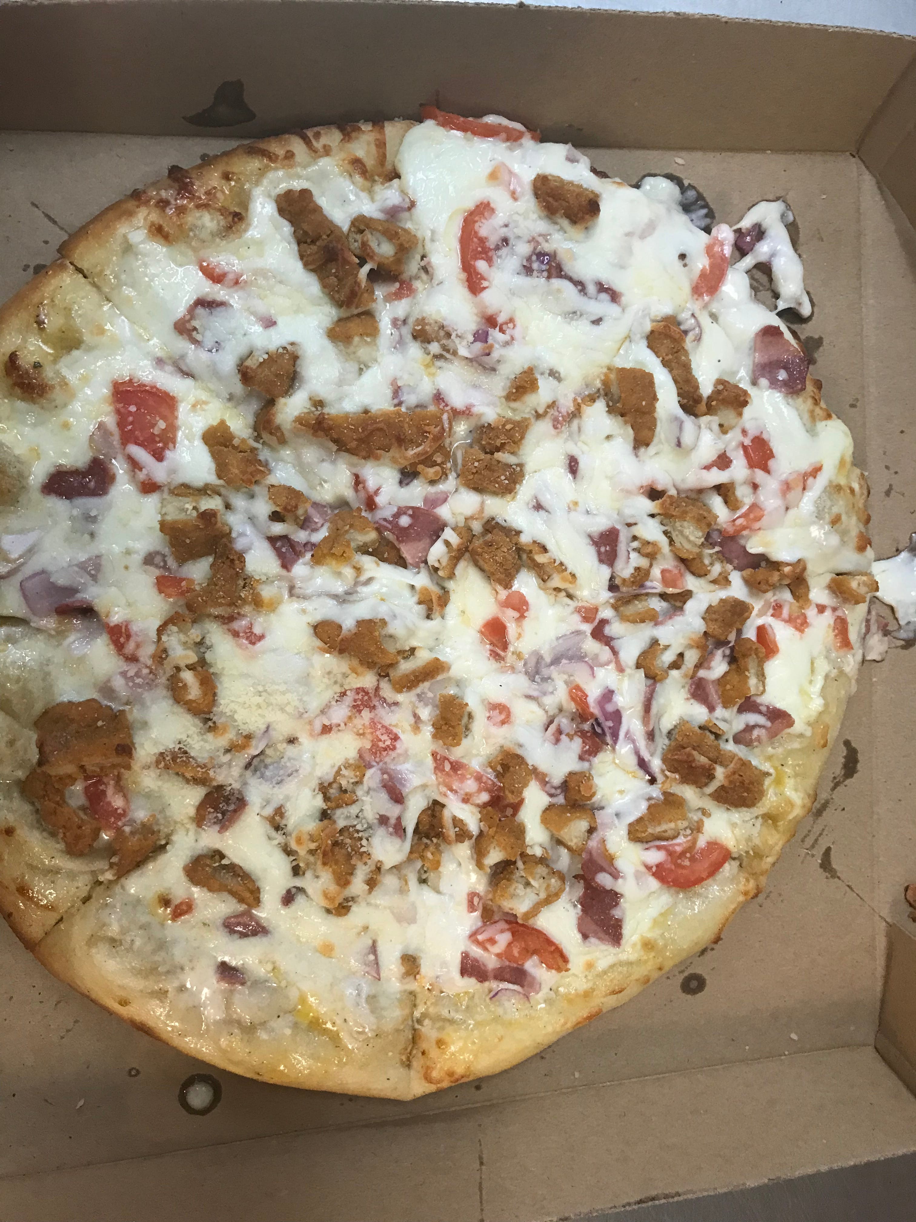 Order Chicken Pizza - Medium 12'' (8 Slices) food online from Italian Pizza & Grill store, Daytona Beach on bringmethat.com