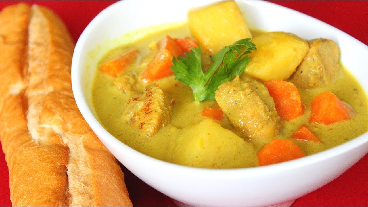 Order Chicken Curry food online from Hello Vietnam Pho&Roll store, Scottsdale on bringmethat.com