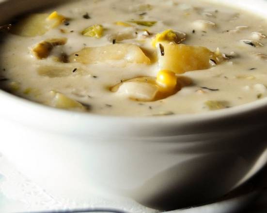 Order Smoked Chicken Chowder food online from Blue Tractor Barbeque store, Traverse City on bringmethat.com