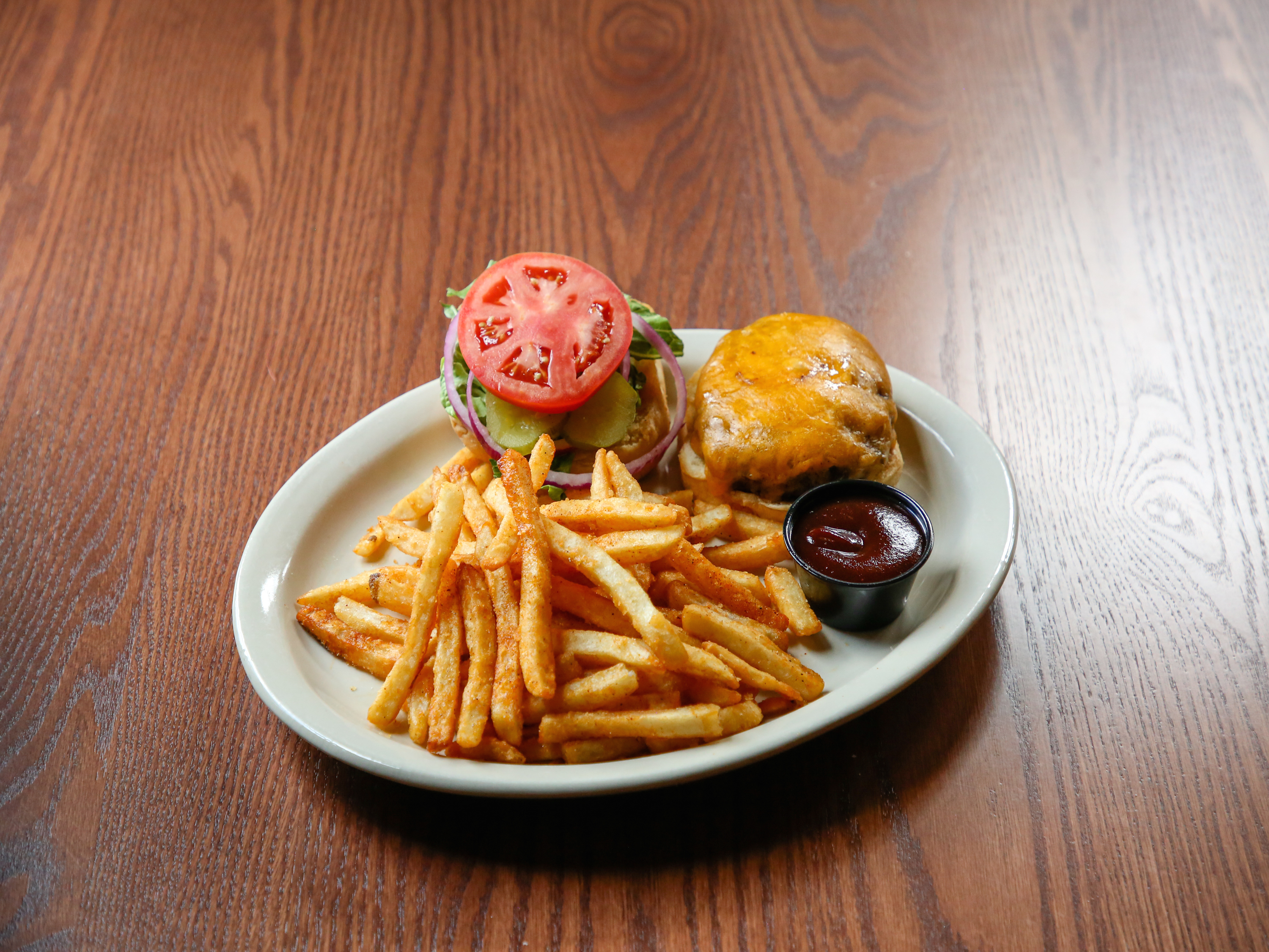 Order Classic Cheeseburger food online from Mambo store, New Orleans on bringmethat.com