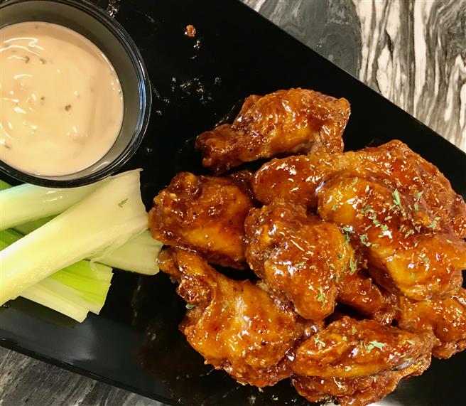 Order Chicken Wings food online from Nick & Mike Bar and Grill store, Charlotte on bringmethat.com