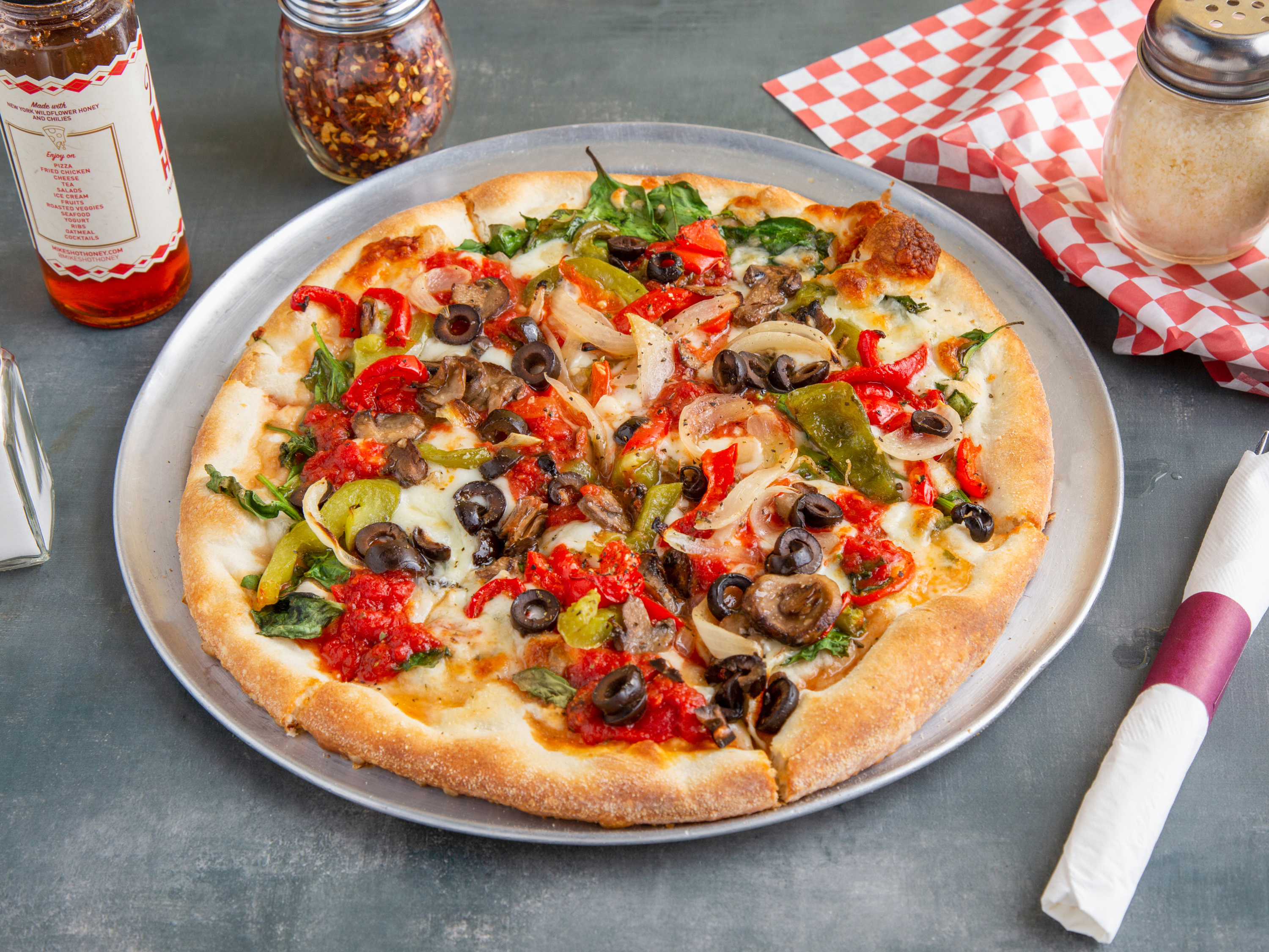 Order Veggie Pizza  food online from Brooklyn's Best Pizza & Pasta store, Las Vegas on bringmethat.com
