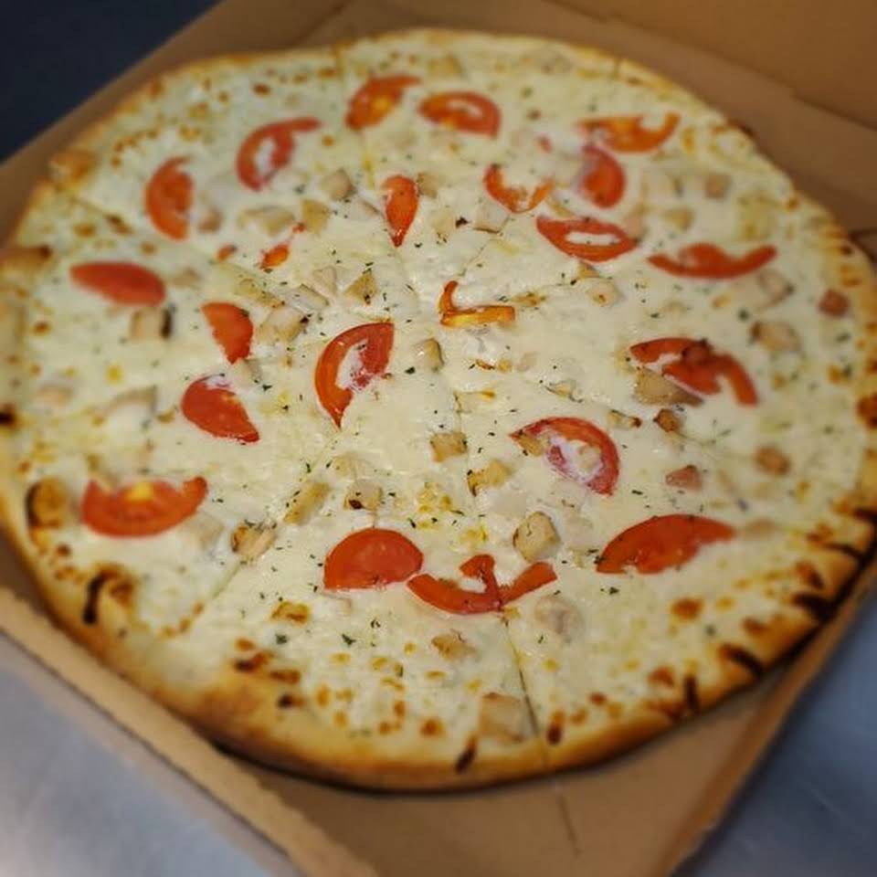 Order Grilled Garlic Chicken Pizza food online from Prima Pizza store, Las Vegas on bringmethat.com