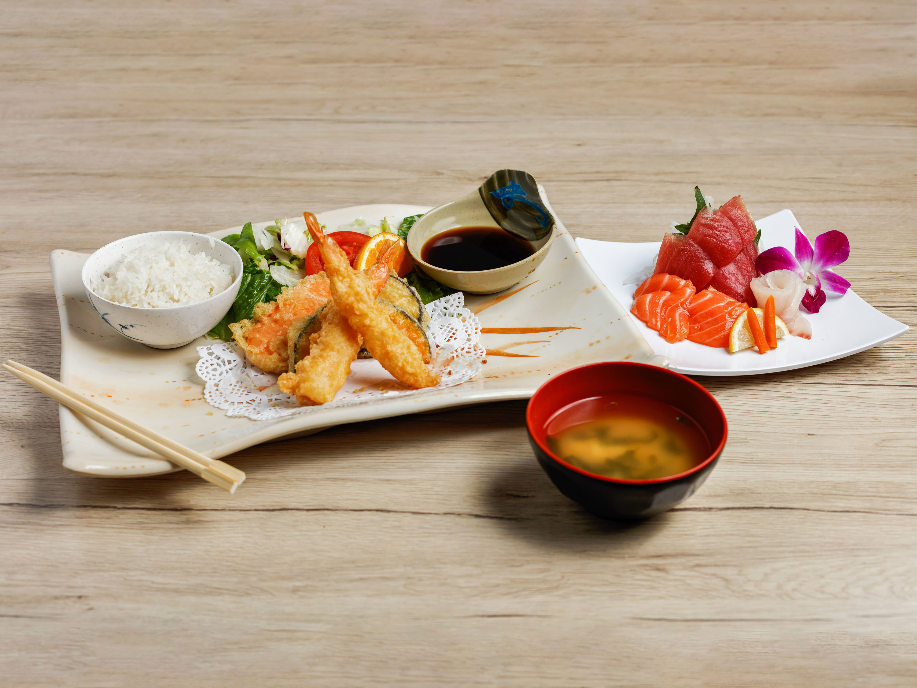 Order Combination K Dinner food online from Akaihana Sushi & Grill store, Phoenix on bringmethat.com
