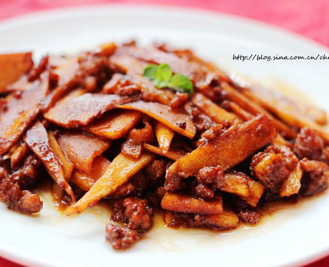 Order Braised Bamboo Shoots with Oyster Sauce蚝油焖笋尖 food online from Frice store, Chino Hills on bringmethat.com