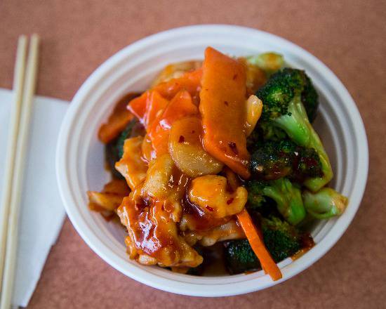 Order Chicken with Broccoli 芥兰鸡 food online from China Max store, Buffalo on bringmethat.com