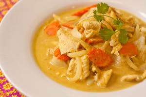Order Yellow Curry food online from Thai Rod Dee store, Layton on bringmethat.com