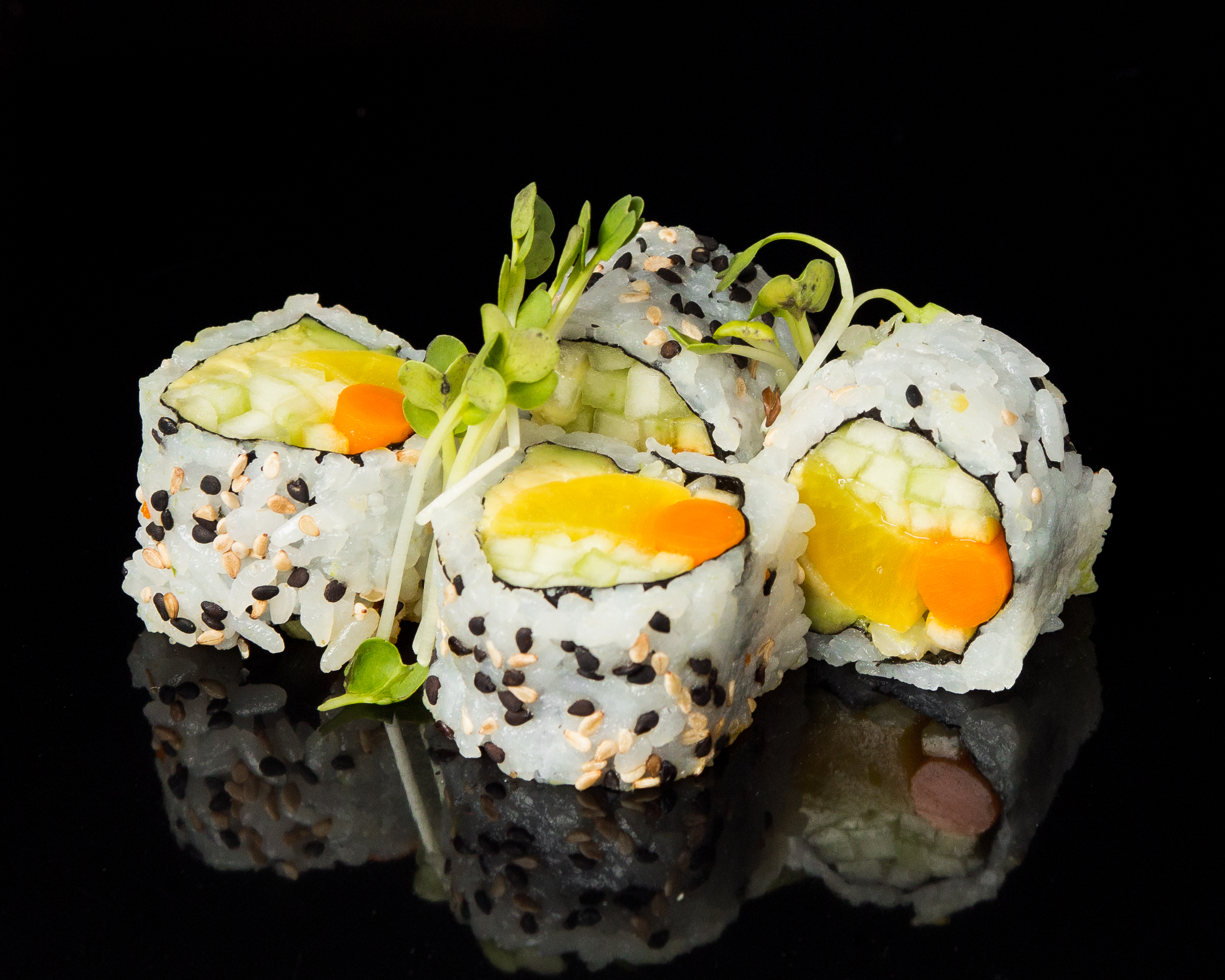 Order 4 Pieces Vegetable Roll food online from Sushi Sakura Express store, Houston on bringmethat.com