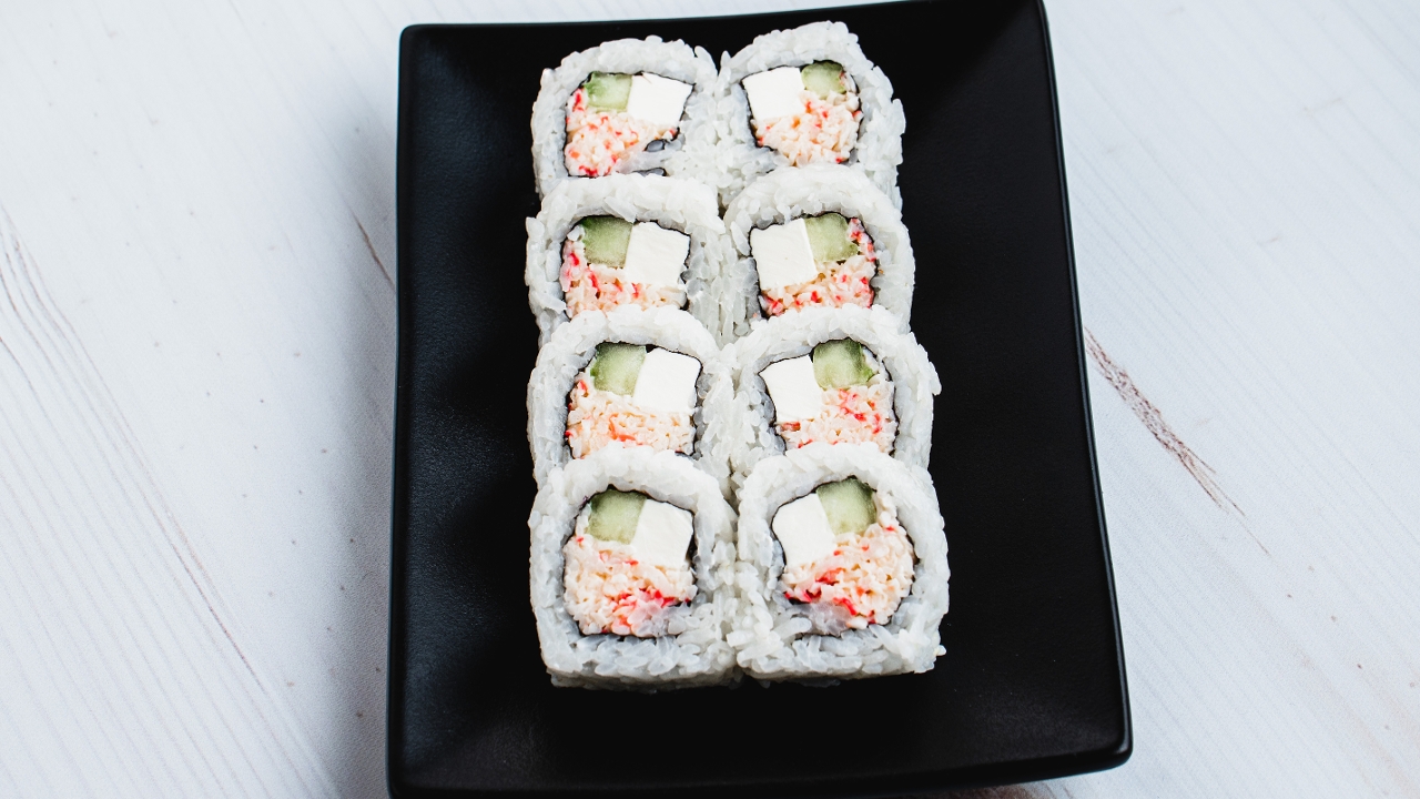 Order Crab & Cheese Roll food online from Bento & Noodles store, Chula Vista on bringmethat.com