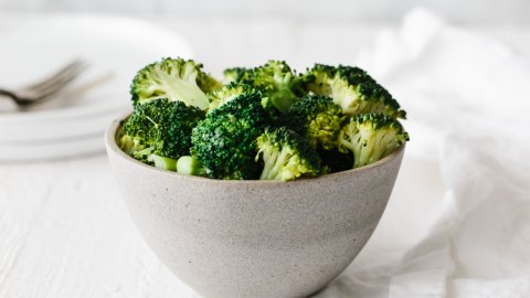 Order Steamed Broccoli(large) food online from Far East Restaurant store, Capitol Heights on bringmethat.com