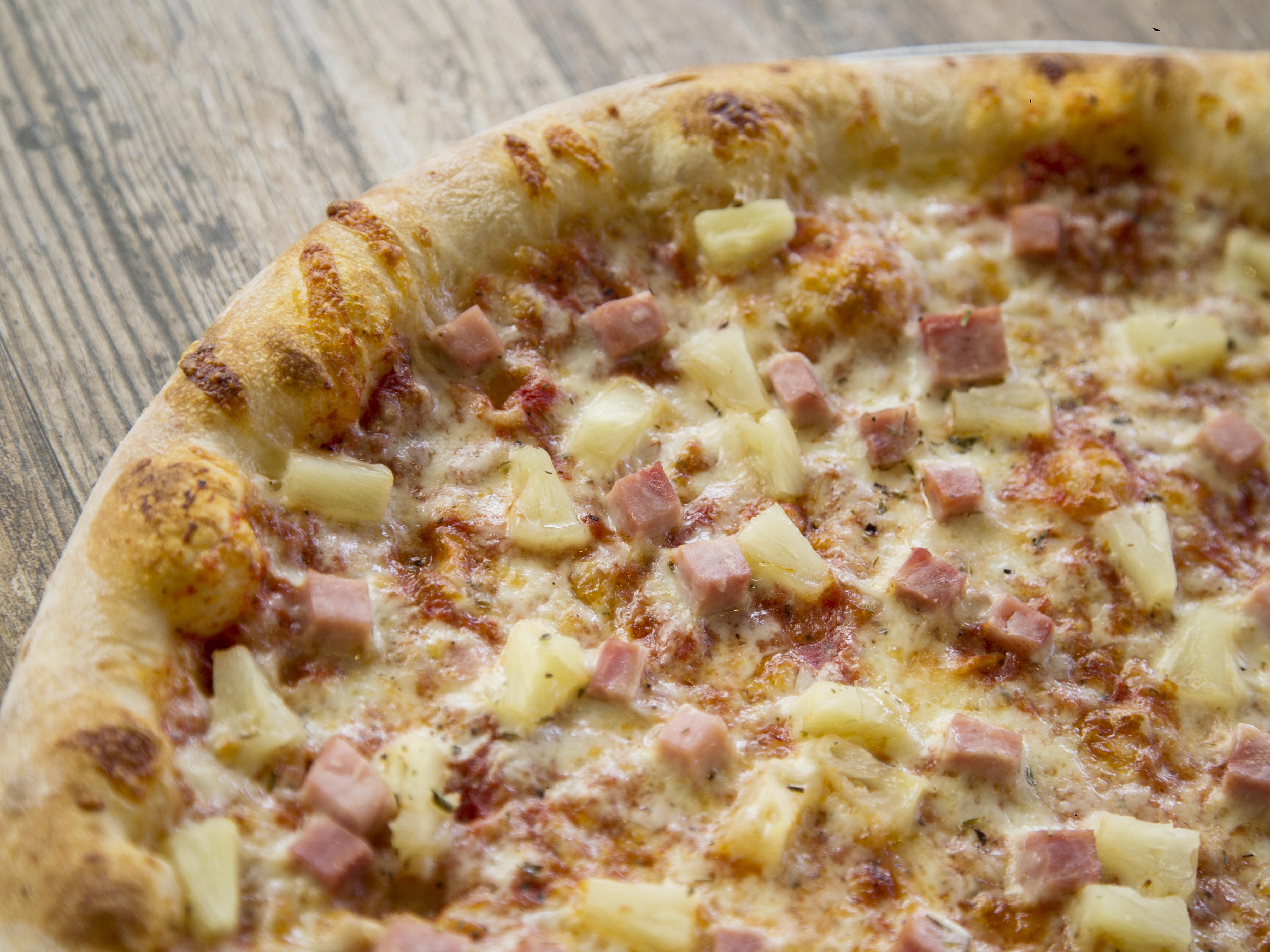 Order Hawaiian Pizza food online from Sal's Famous New York Pizza - Norfolk store, Norfolk on bringmethat.com