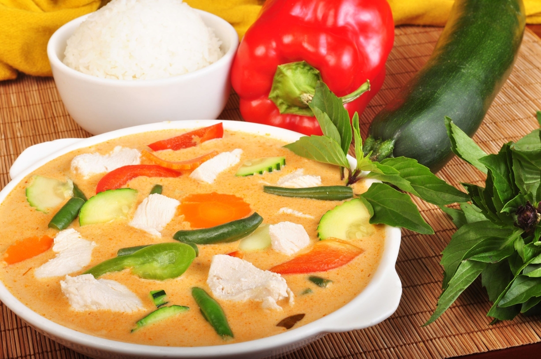 Order Panang Curry food online from Pacific Thai Santa Cruz store, Santa Cruz on bringmethat.com