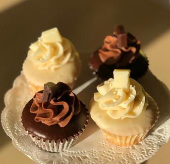 Order Mini Cupcakes (Regular) food online from Sweeterie store, Cincinnati on bringmethat.com