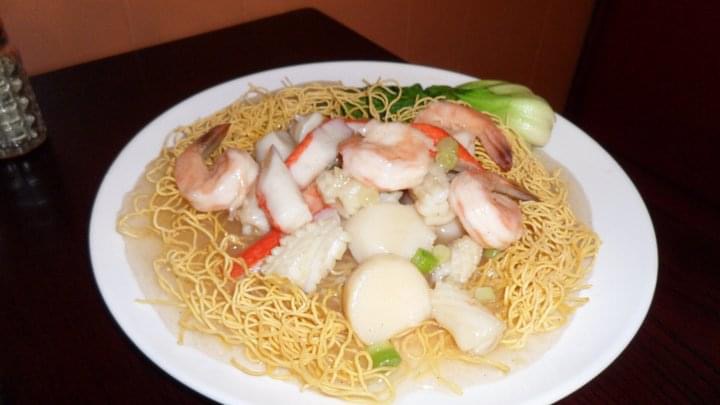 Order Seafood Chow Mein Hong Kong Style海鲜炒面 food online from Char Koon Noodle Express store, Windsor on bringmethat.com