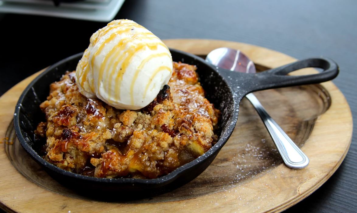 Order Bourbon Apple Crumble food online from Famous 48 store, Scottsdale on bringmethat.com
