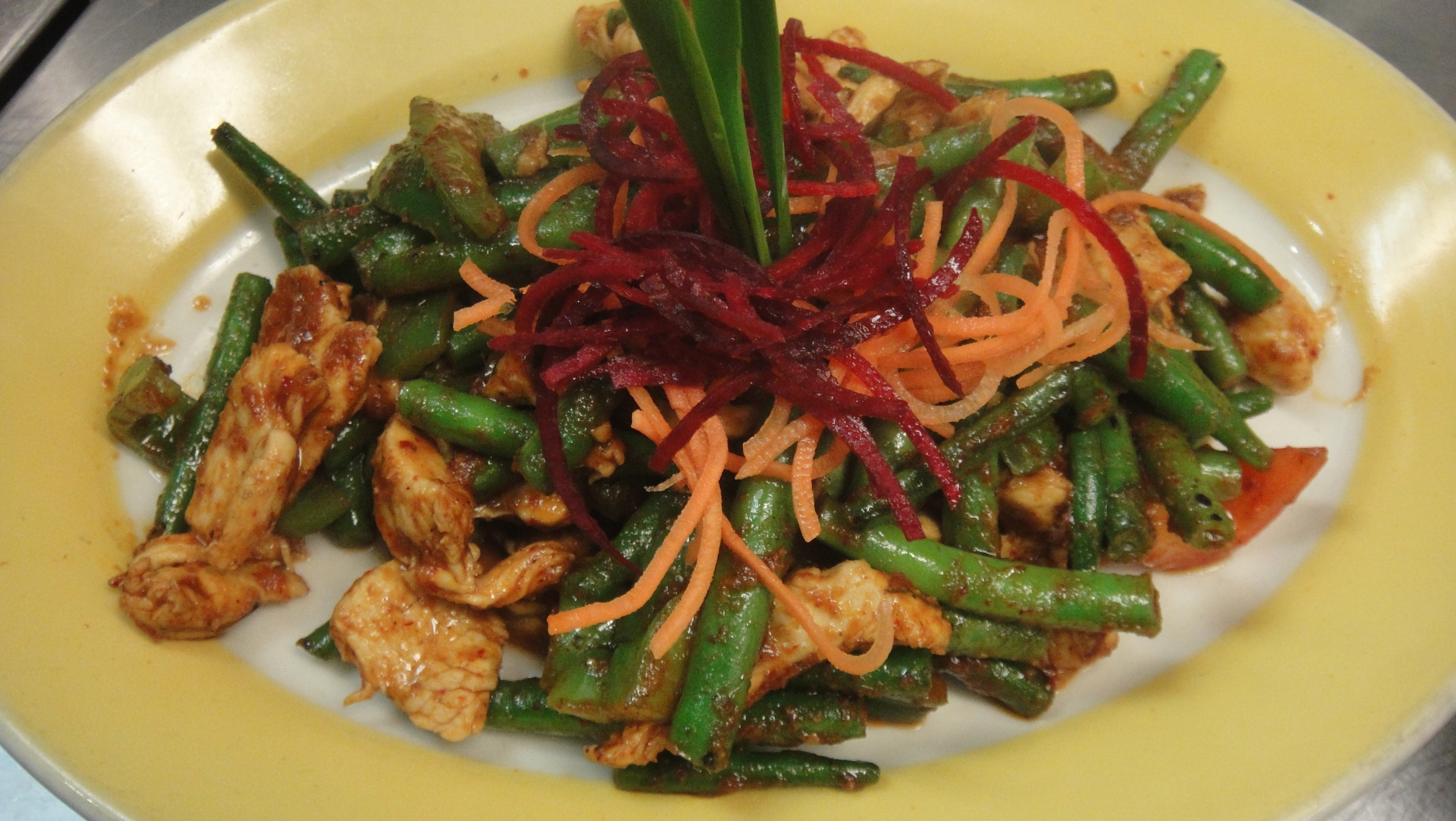 Order E6. Sauteed Green Beans food online from Cha-Ba Thai Cuisine store, Long Beach on bringmethat.com