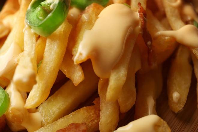 Order Cheese Fries and Gravy food online from North Sea Tavern store, Southampton on bringmethat.com