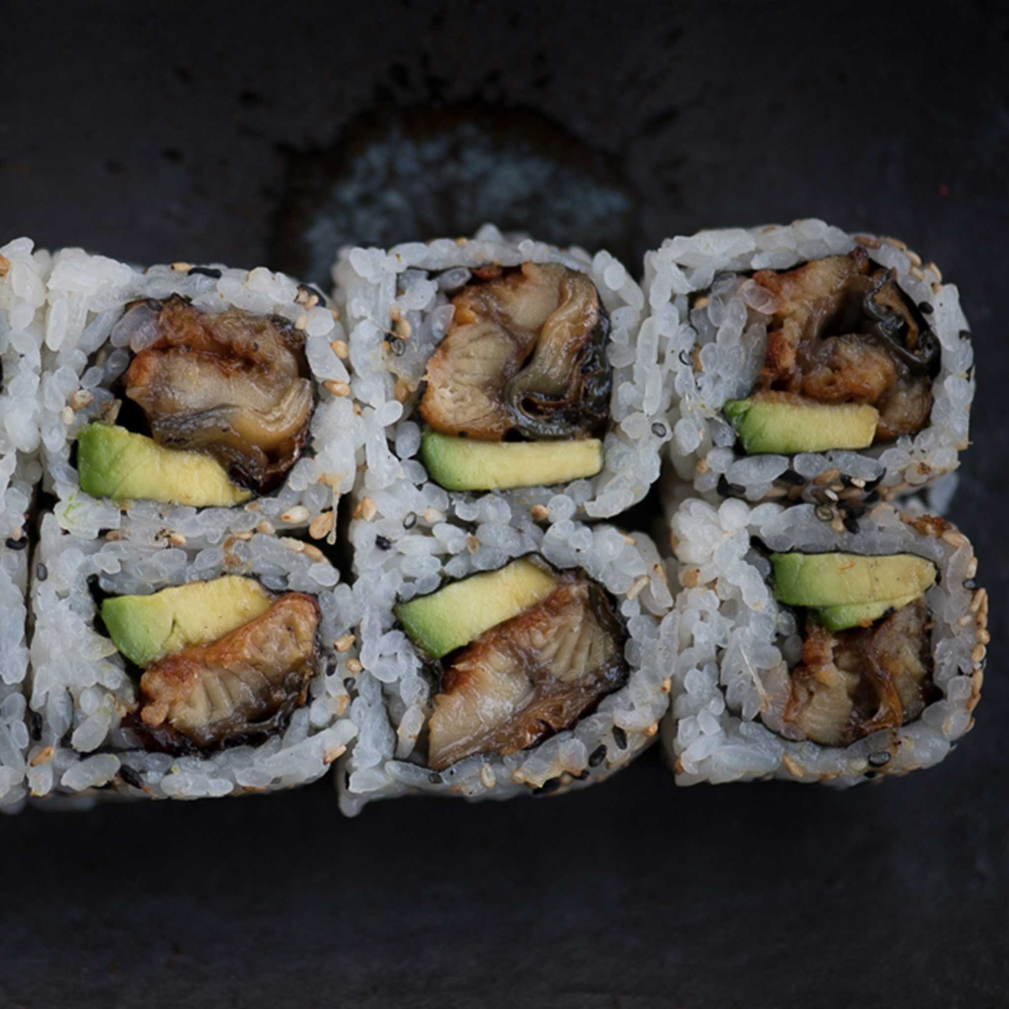 Order R7. Eel Avocado Roll food online from Hibachi Grill And Supreme Buffet- Buffet store, Grand Rapids on bringmethat.com