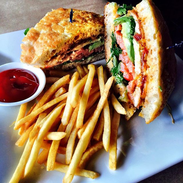 Order Pesto Chicken Sandwich food online from Tomato tomato pizzeria & pour house store, Stamford on bringmethat.com