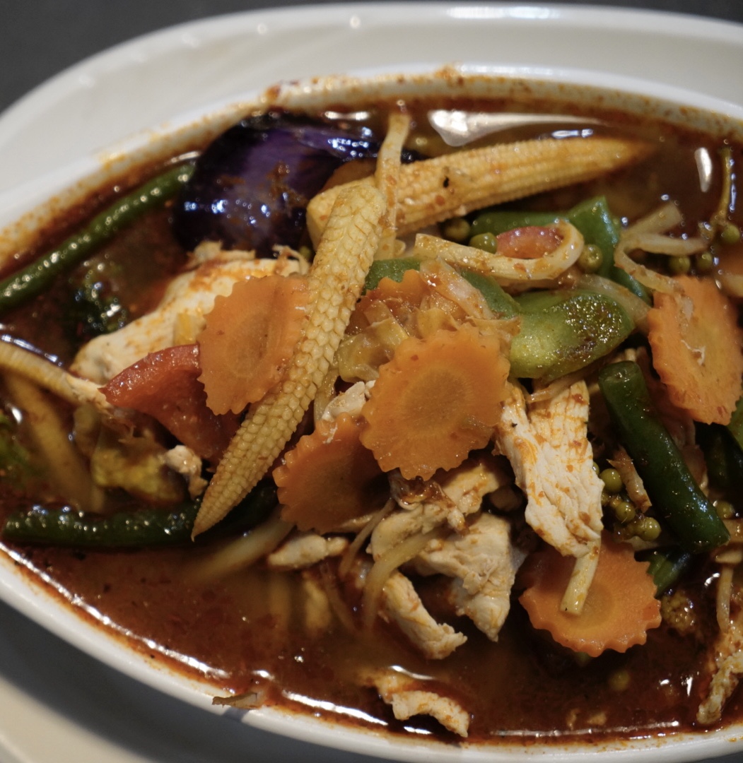 Order 31. Jungle Curry food online from Royal Orchid Thai Restaurant store, Riverside on bringmethat.com