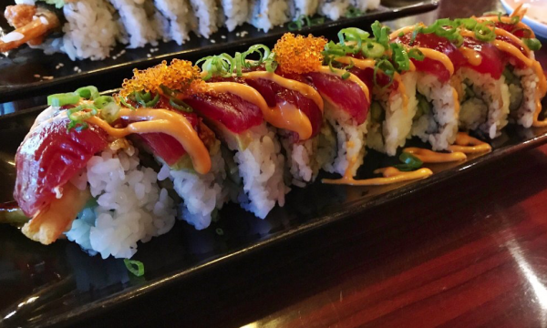 Order Your Favorite Sushi Chef's Favorite Sushi Roll food online from Wedashii store, Sacramento on bringmethat.com