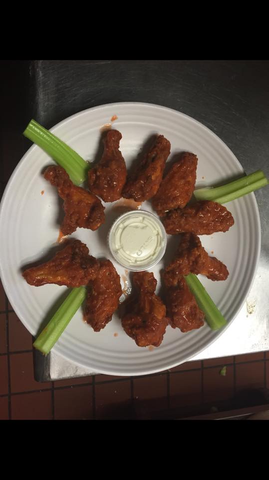 Order Hot Wings food online from Pizza Lino store, Lyndhurst on bringmethat.com