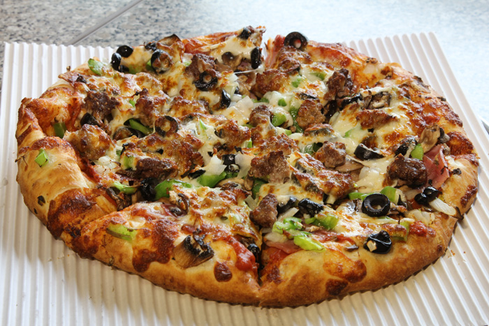 Order Mini Combo Pizza food online from Chicago Pizza store, San Leandro on bringmethat.com