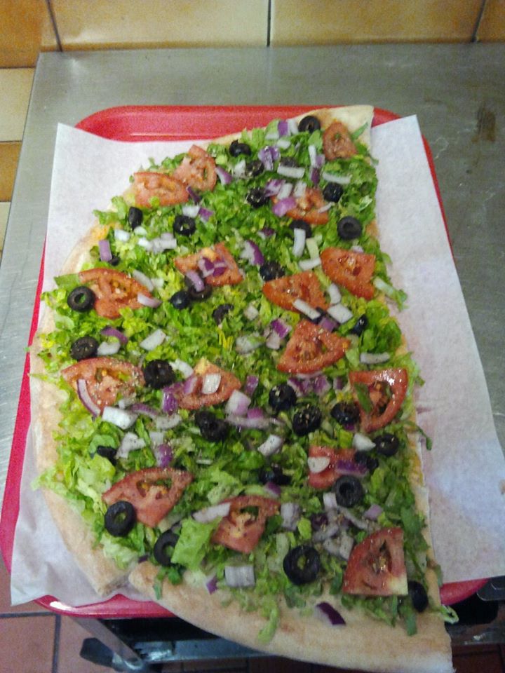 Order Salad Pizza food online from Genovese Pizzeria store, Valley Stream on bringmethat.com