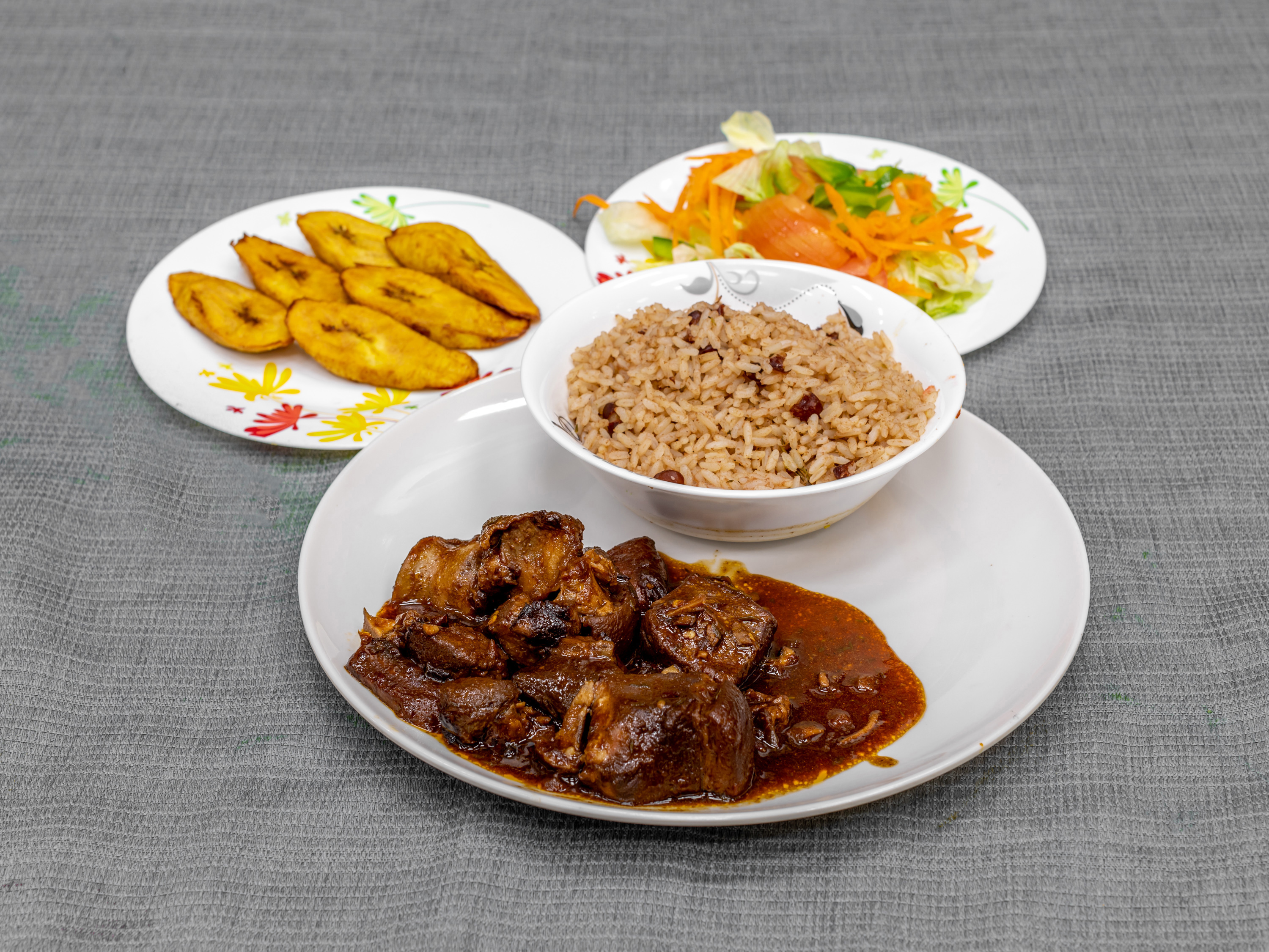 Order Stew Pork food online from Caggy Hotspot Restaurant store, Yonkers on bringmethat.com