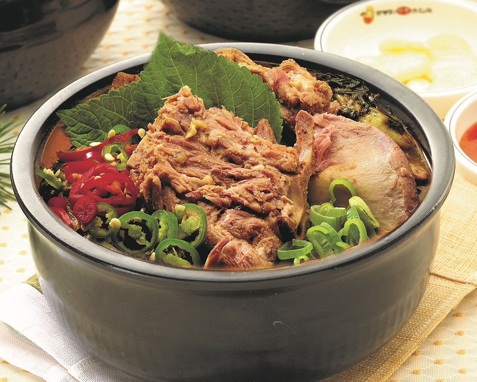 Order Pork Rib Soup (뼈해장국) food online from Moo Bong Ri Korean Restaurant store, Oakland on bringmethat.com