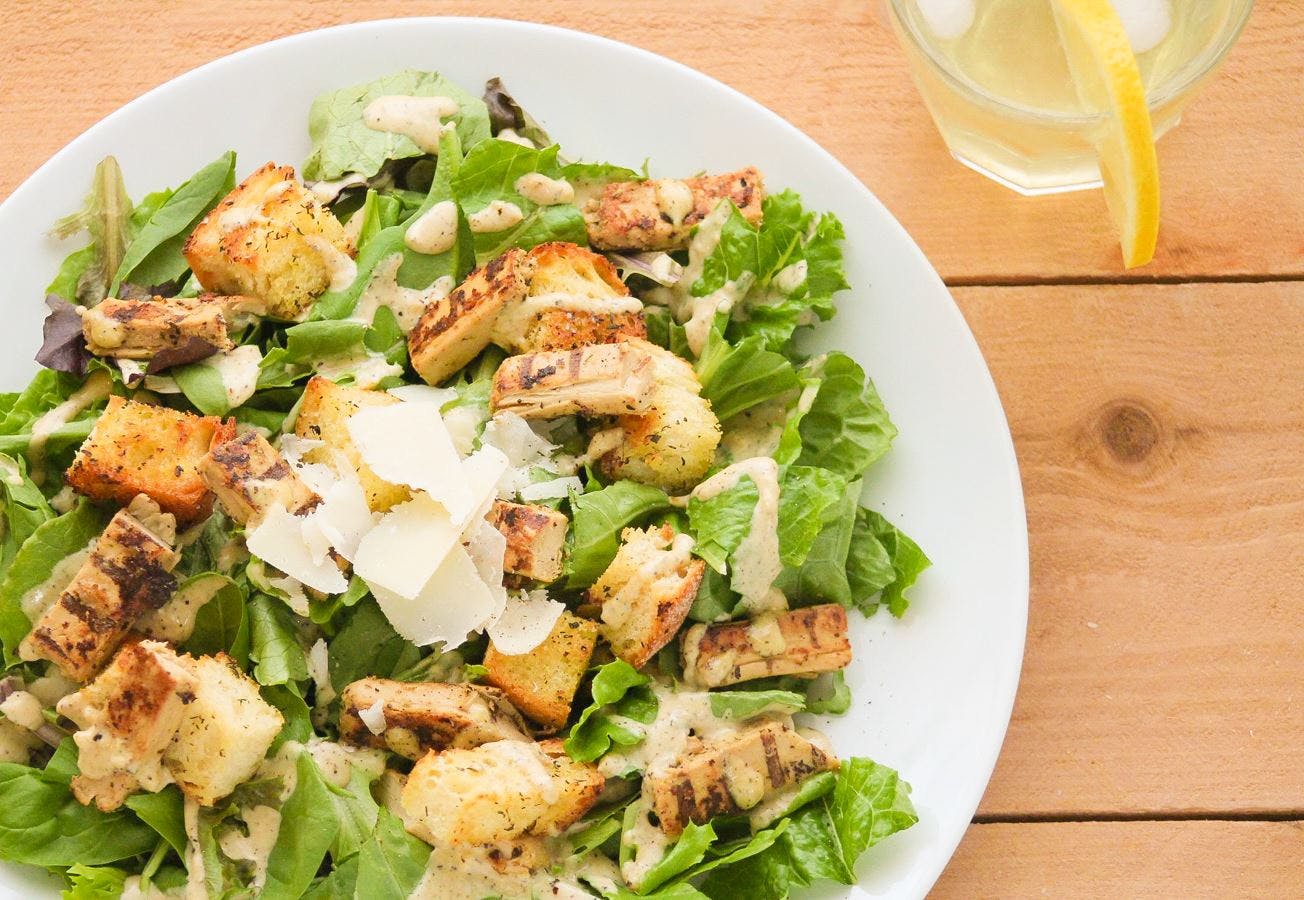 Order Grilled Chicken Salad - Salad food online from Neno's Pizza store, Wilmington on bringmethat.com