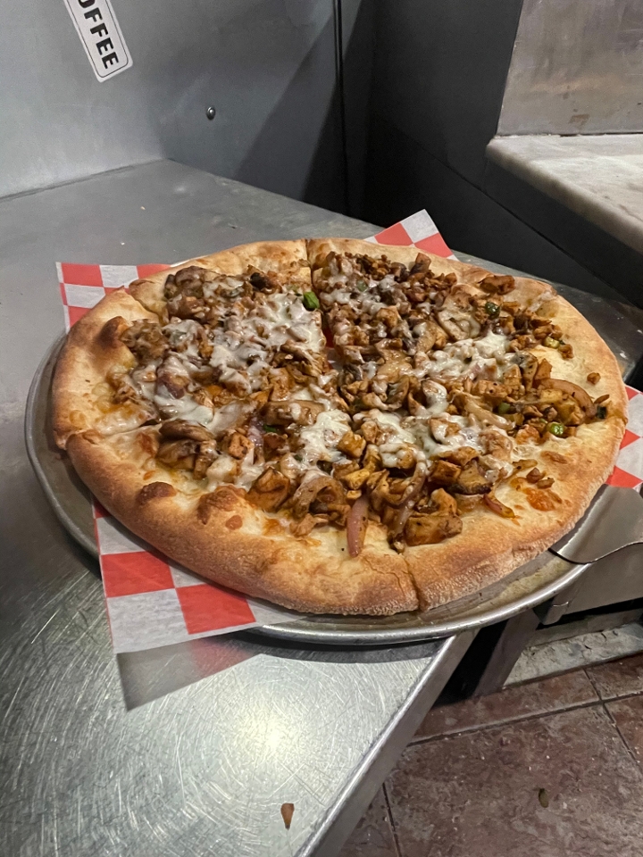 Order SM Blackened Chicken Pizza food online from Downtown Cafe store, Glen Cove on bringmethat.com