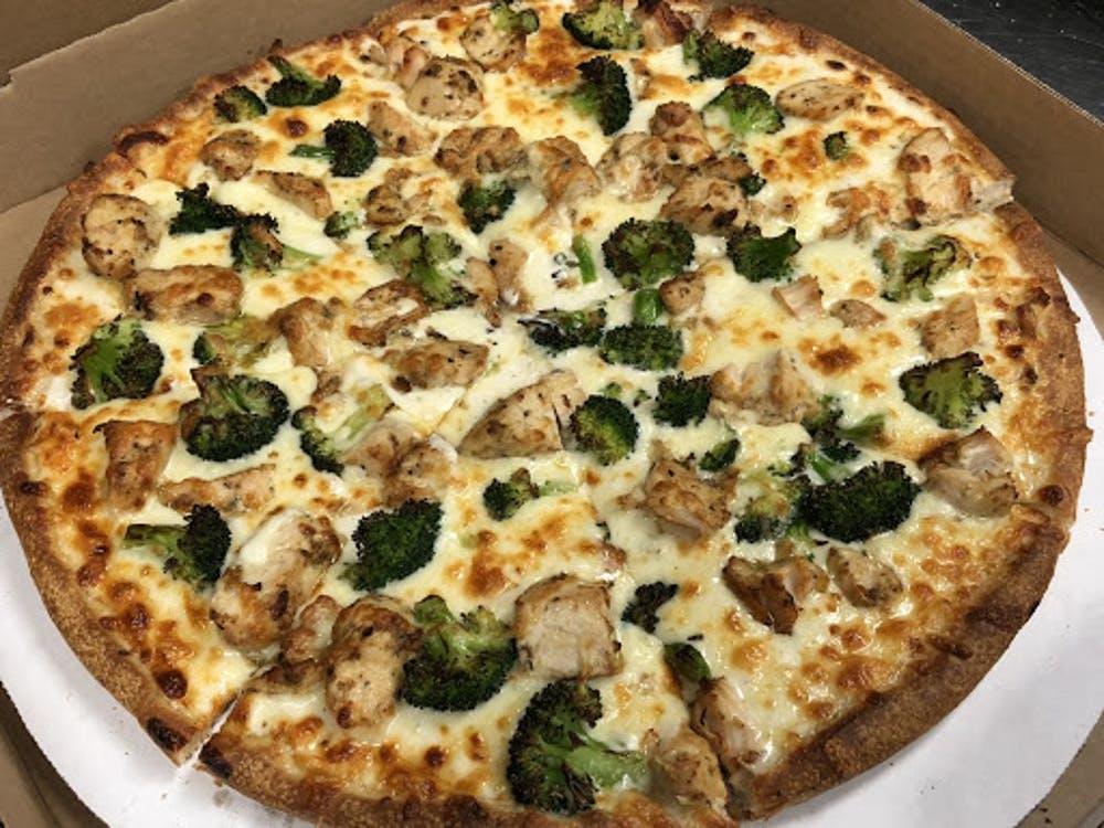 Order 17. Chicken, Broccoli Alfredo Pizza - Small 10" food online from Londi's of Salem store, Salem on bringmethat.com