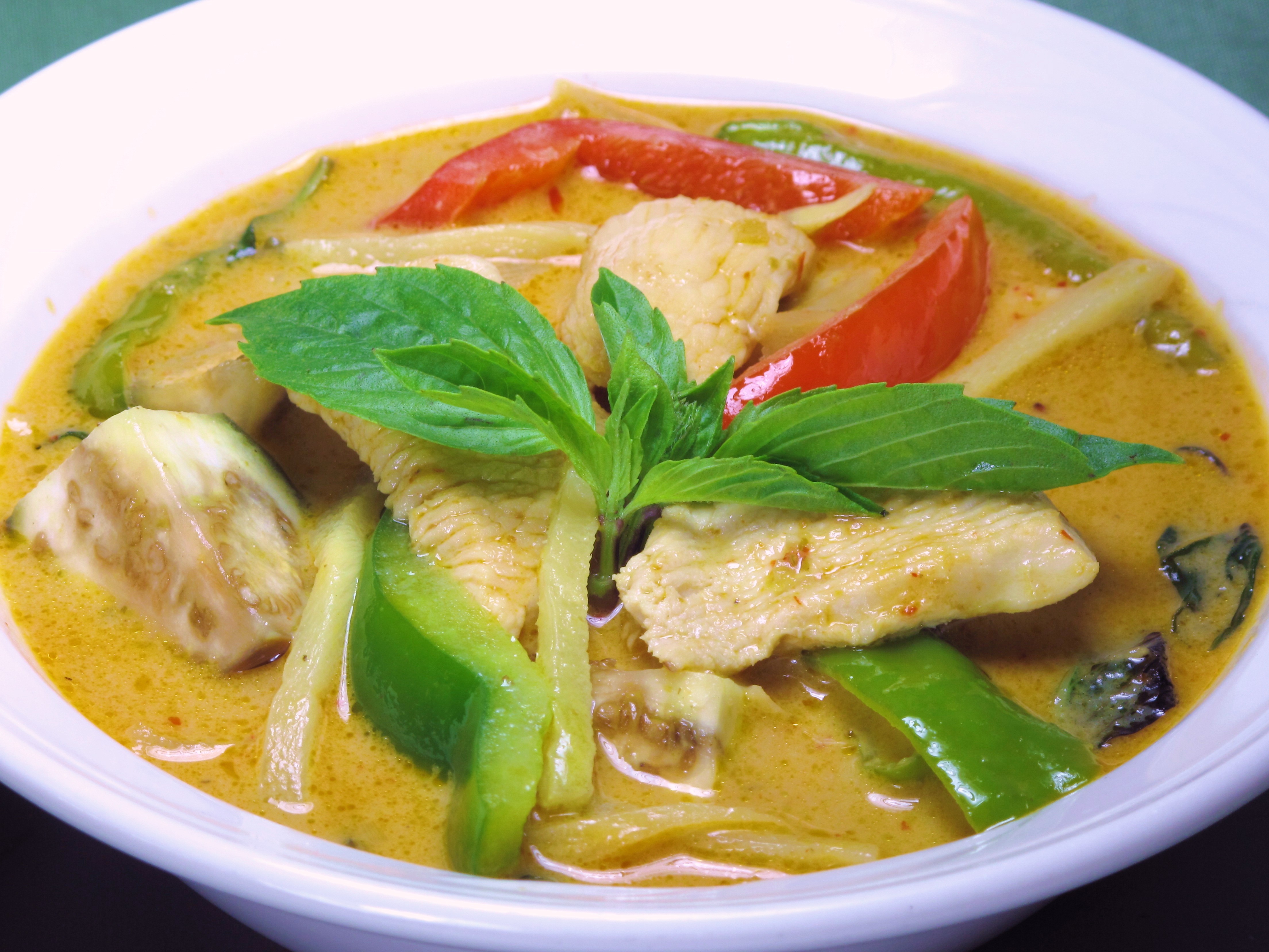 Order Red Curry food online from Kanlaya Thai Restaurant store, Harrisburg on bringmethat.com