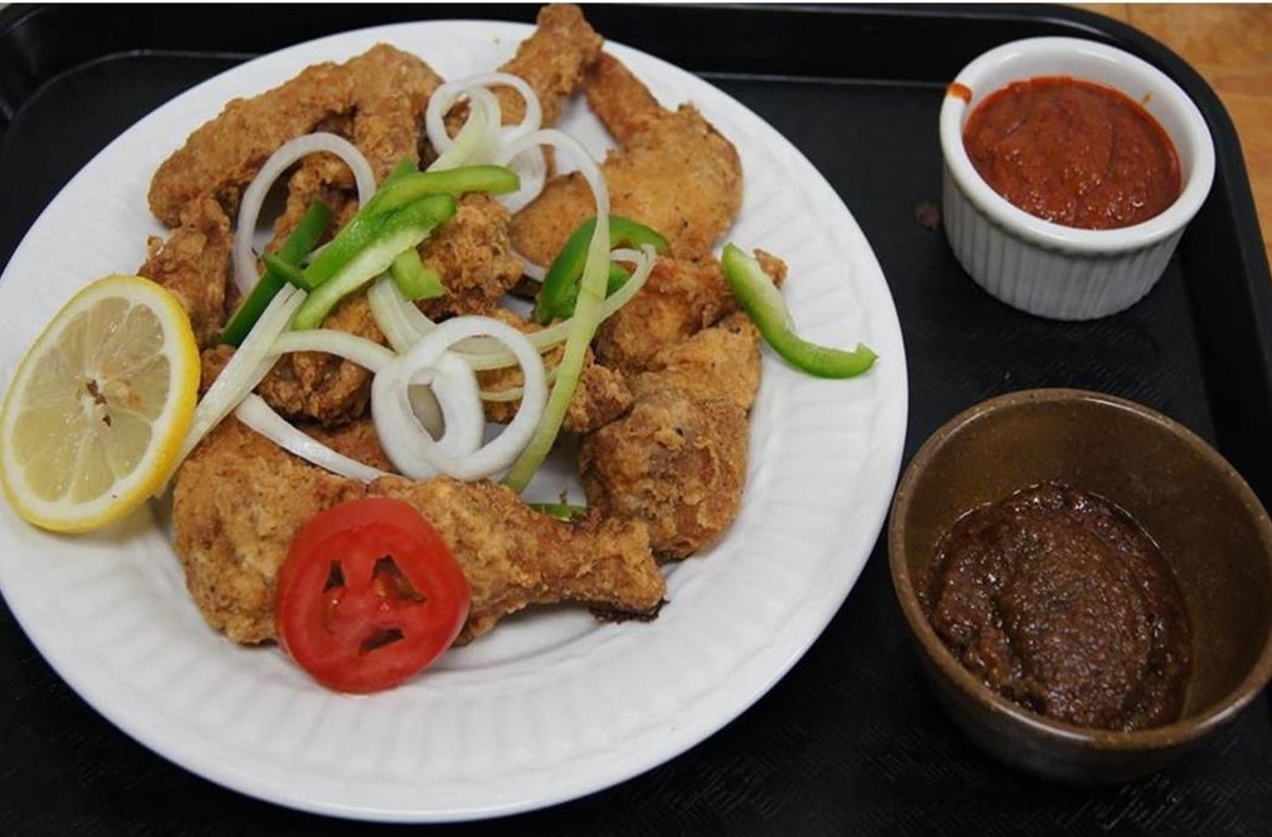 Order 8 Piece Chicken Wings food online from African Grill And Bar store, Denver on bringmethat.com