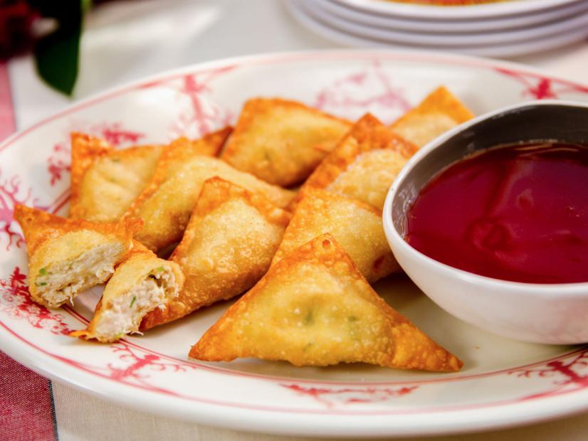 Order Crab Rangoons ( 8 ) food online from Sun Sun Chinese Restaurant store, Cleveland on bringmethat.com