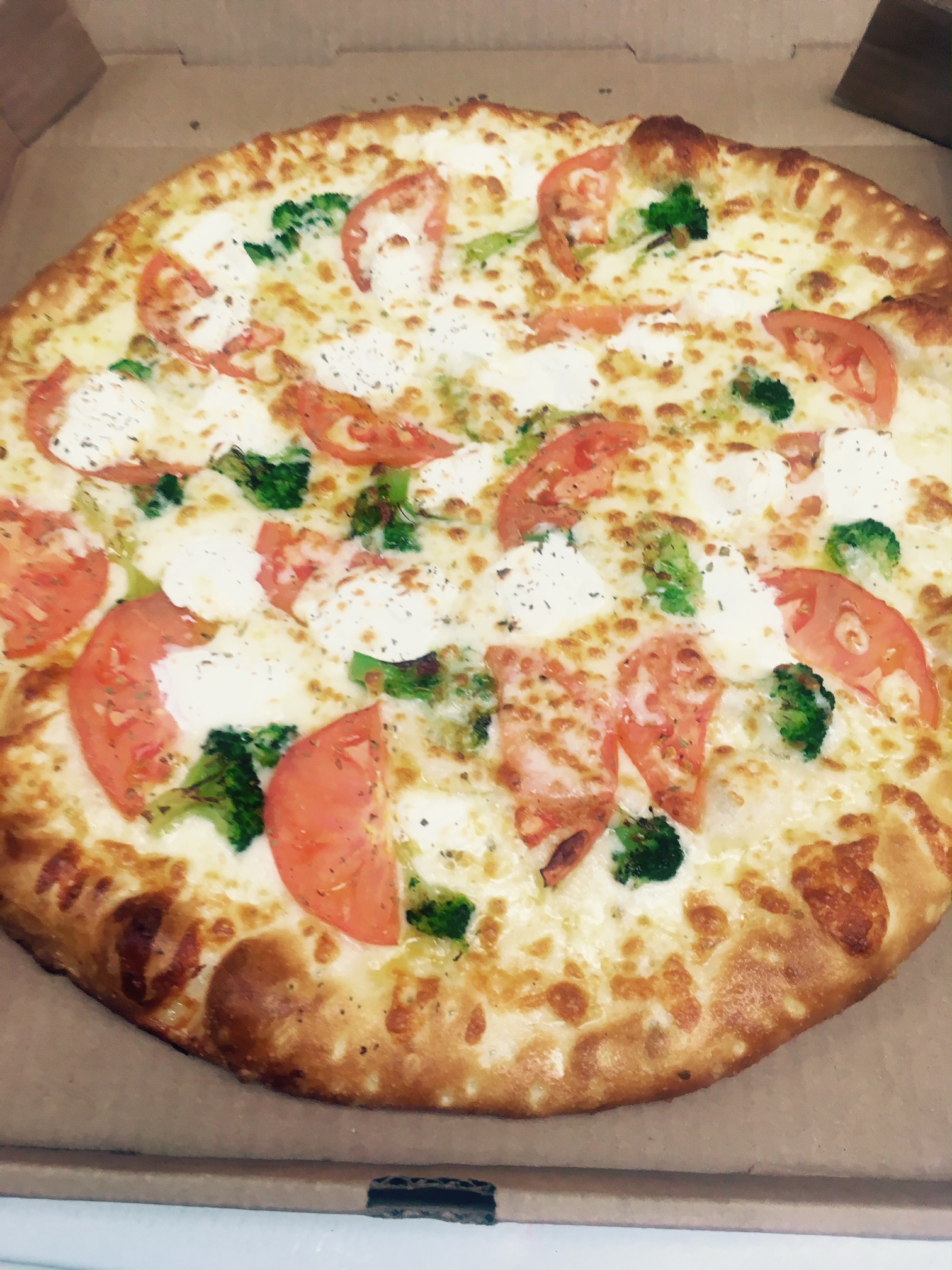 Order Italian White Pizza food online from California Grill & Pizza store, Elkridge on bringmethat.com