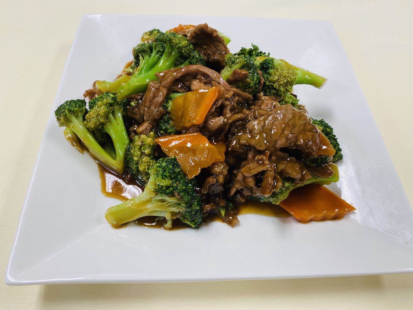 Order B11. Beef with Broccoli food online from Wei Authentic Chinese Cuisine store, Marietta on bringmethat.com