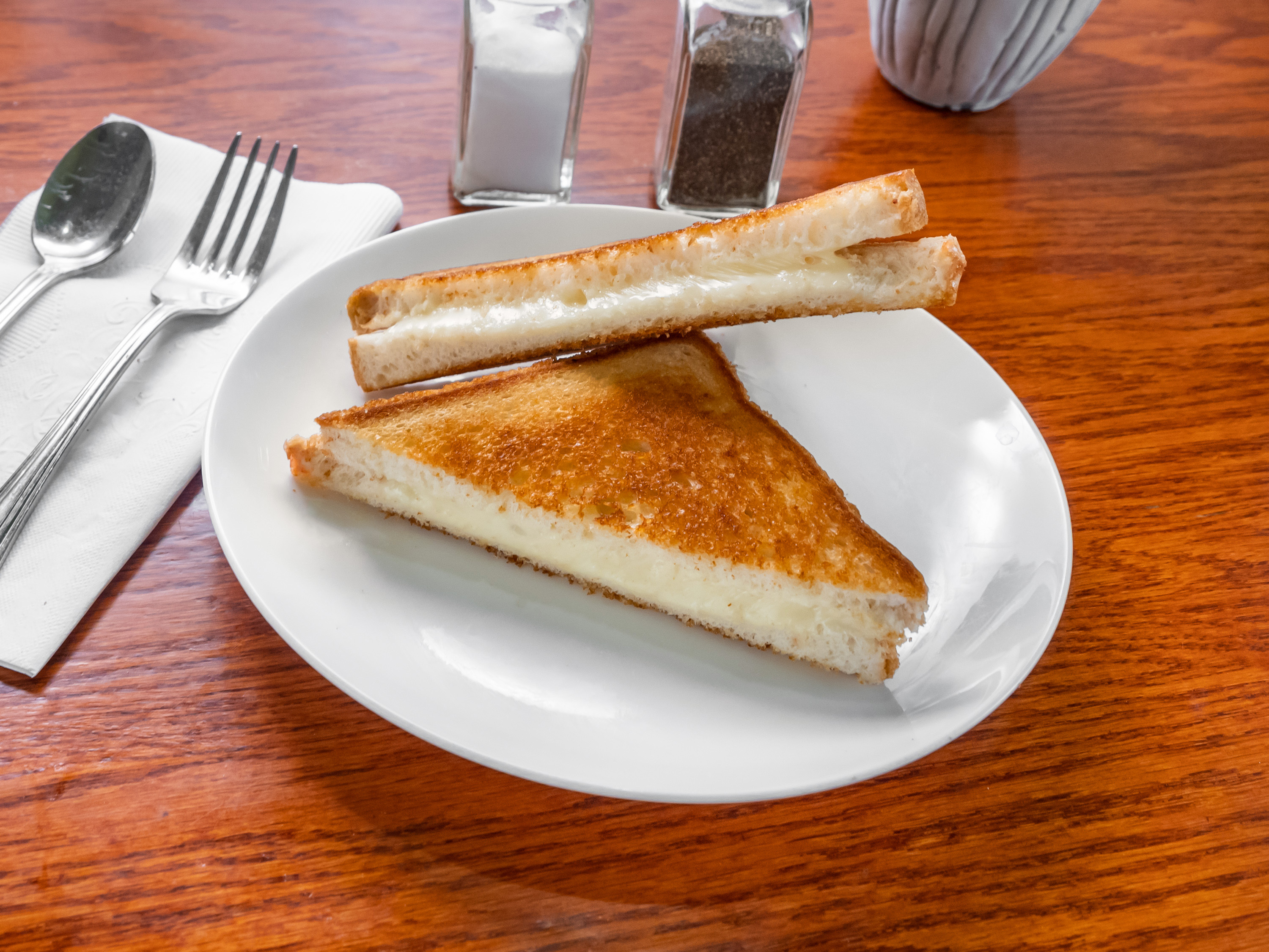 Order Grilled Cheese Sandwich food online from Mt. Airy Breakfast & Lunch store, Philadelphia on bringmethat.com