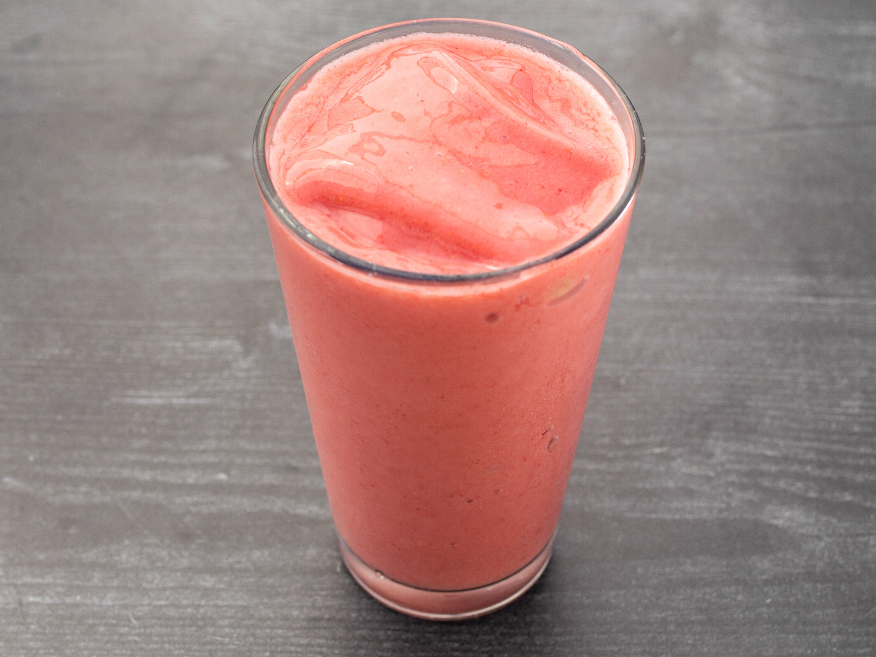 Order Strawberry Banana Smoothie food online from Juicy Ladies Wh store, Woodland Hills on bringmethat.com