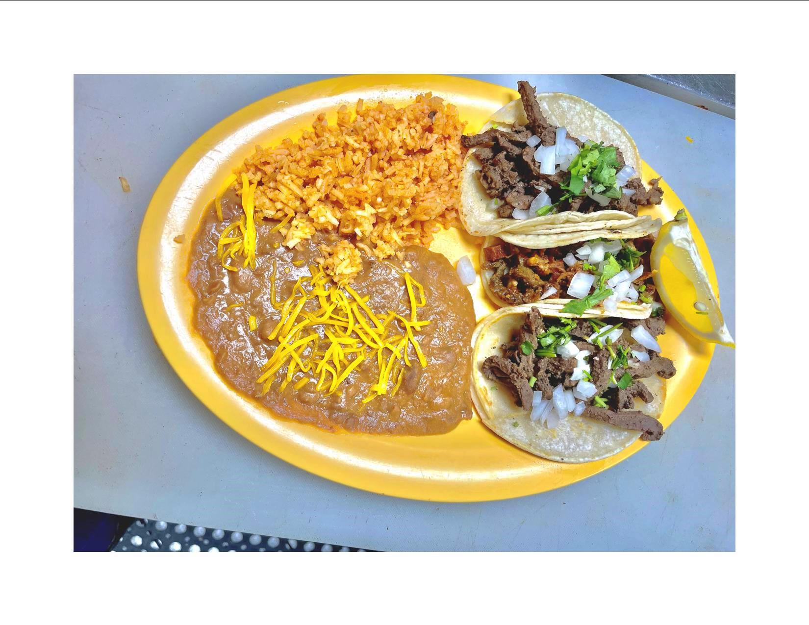 Order Street Tacos Platter -Choose your meat  food online from Habaneros store, Mansfield on bringmethat.com