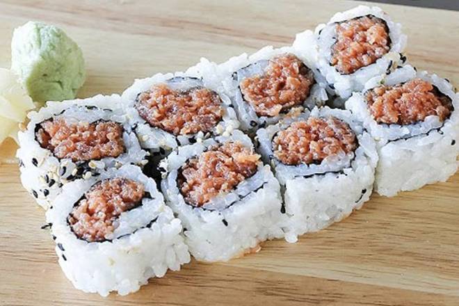 Order Spicy Tuna Roll food online from Tora Tora Sushi store, San Diego on bringmethat.com
