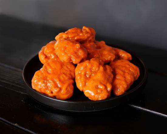Order Boneless 6 pc food online from Detroit Wing Company store, Southfield on bringmethat.com
