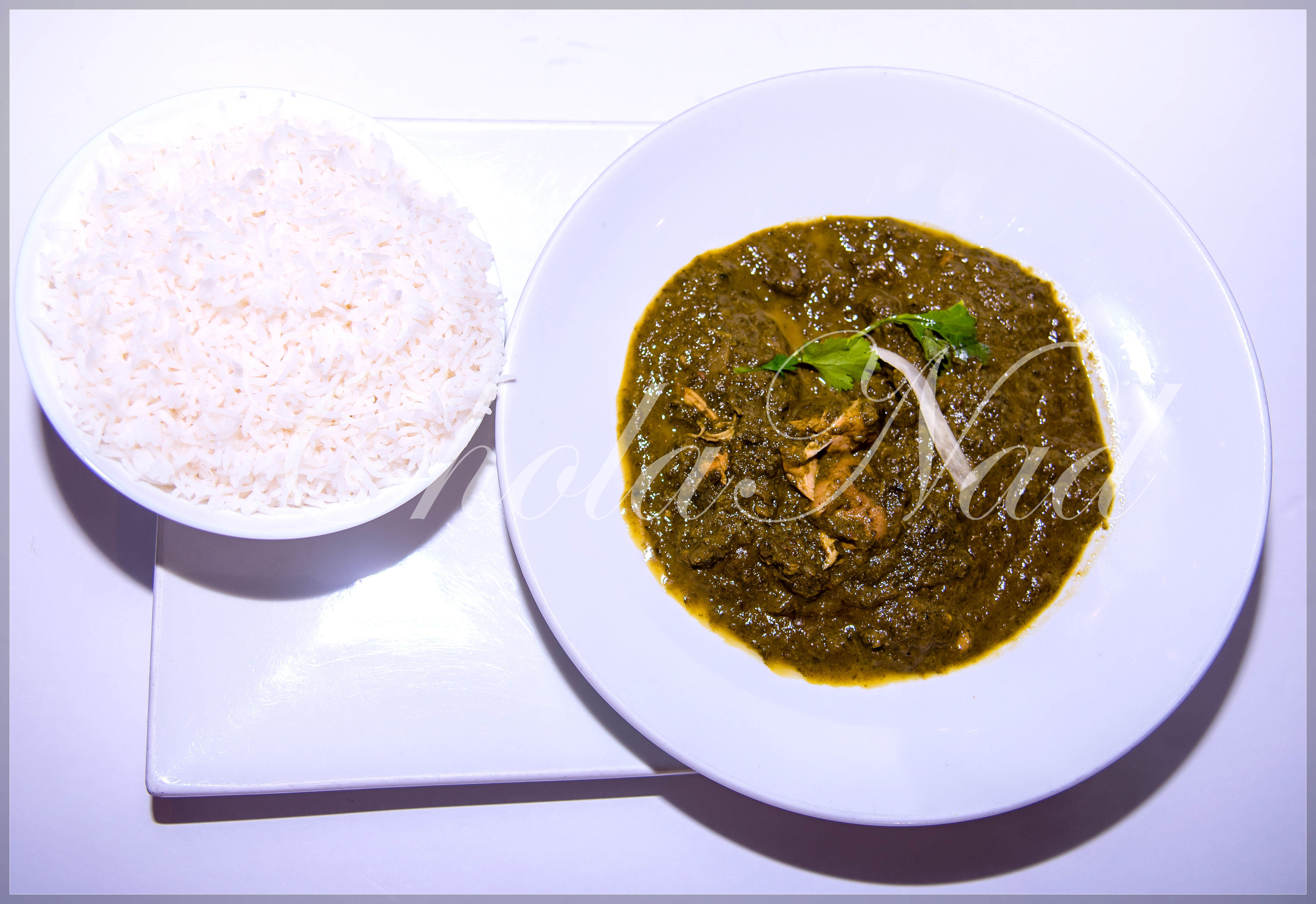 Order Chicken Saag Curry Pot food online from Cholanad store, Chapel Hill on bringmethat.com