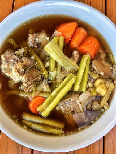 Order Oxtail Soup food online from Aloha Kitchen store, Las Vegas on bringmethat.com