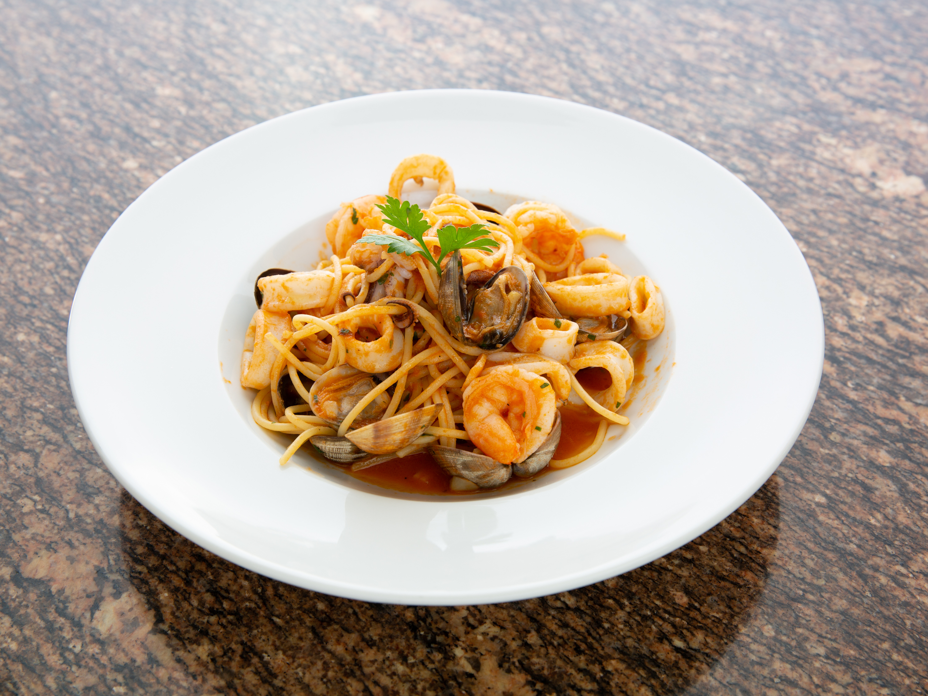 Order Seafood Spaghetti food online from Trattoria Del Sole store, Sherman Oaks on bringmethat.com