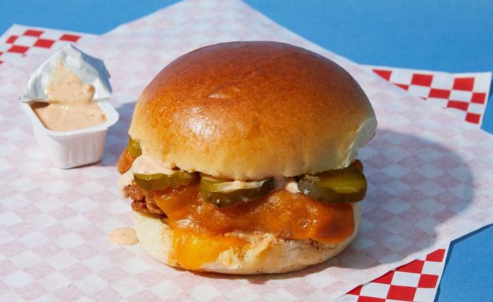 Order The Tendie Sandwich food online from SnapBack Chicken Tenders And Mac store, Raleigh on bringmethat.com