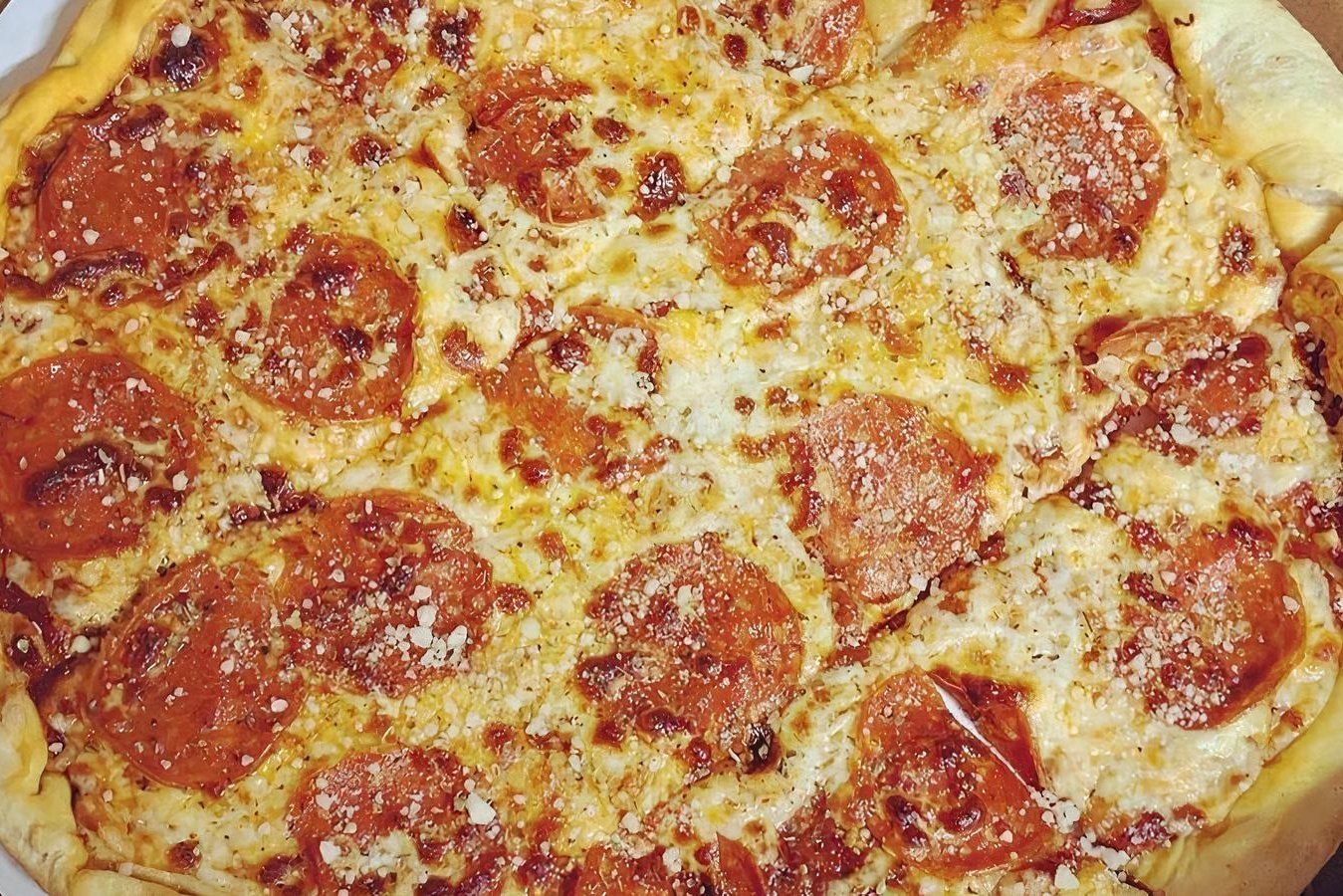 Order Pepperoni Pizza food online from Jovitos Italian Cafe store, Kansas City on bringmethat.com