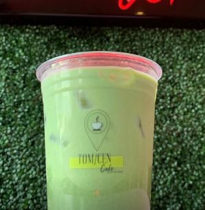 Order Iced Matcha Latte food online from Tom/Cen Cafe store, Phoenix on bringmethat.com